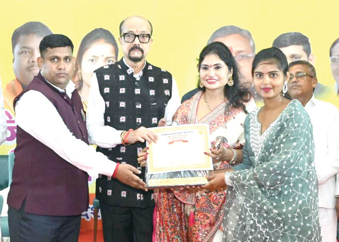 प्रतिभाओं का सम्मान, आगे बढऩे की देता है प्रेरणा- डेका