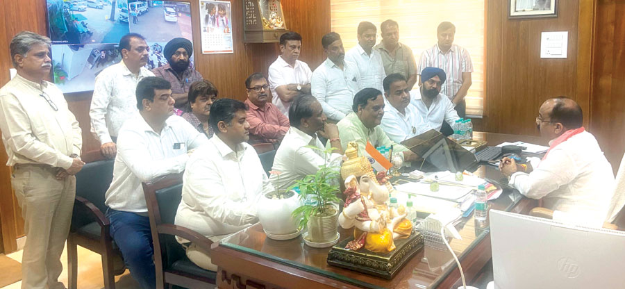  दूसरा गेट खोलने की अनुमति के लिए साव से मिलने पहुंचे पंडरी के व्यापारी