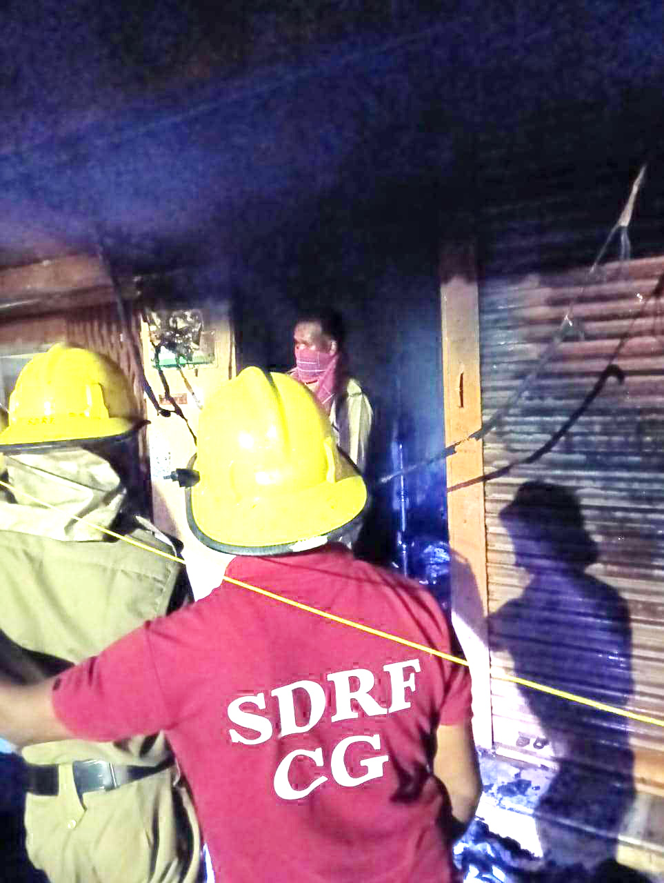 कपड़ा दुकान  में लगी आग