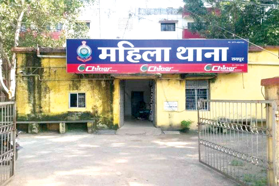 बेटी की शादी के लिए पिता ने 50 लाख का कर्ज लिया, पैसा लाओ नहीं तो तलाक-पति, महिला थाना में मामला दर्ज