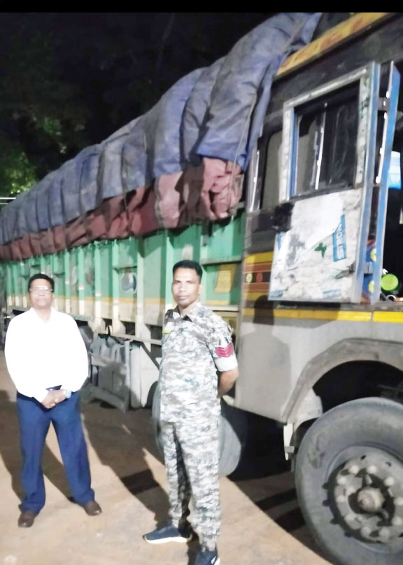 मक्का का अवैध परिवहन, एक लाख से अधिक जुर्माना