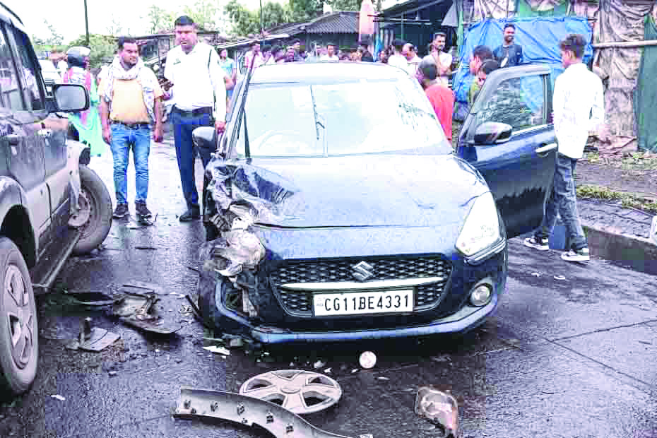 एनएच-49 पर दो कारों में जबरदस्त टक्कर