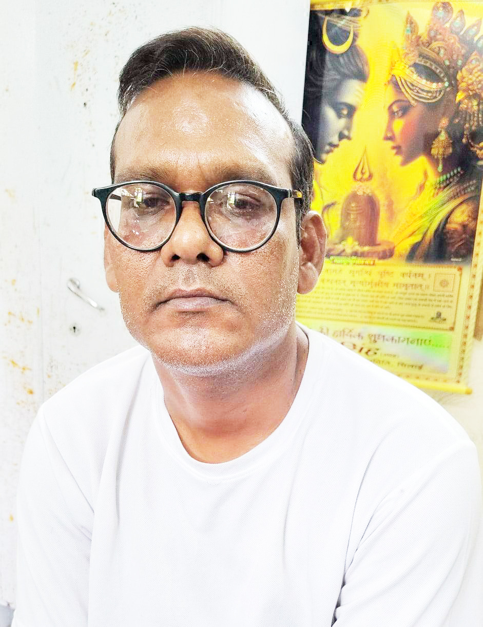 अश्लील वीडियो बना ब्लैकमेलिंग, दम्पति गिरफ्तार