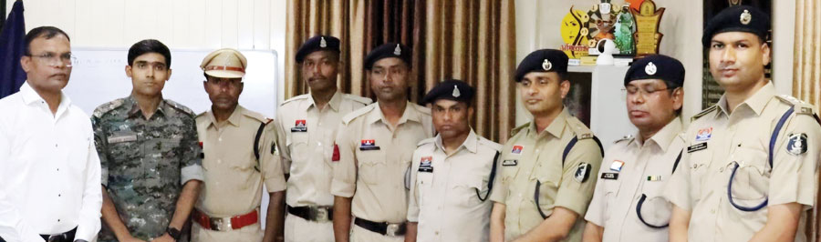 नक्सल विरोधी अभियानों में वीरता: कोण्डागांव पुलिस के जांबाजों को मिली क्रम से पूर्व पदोन्नति