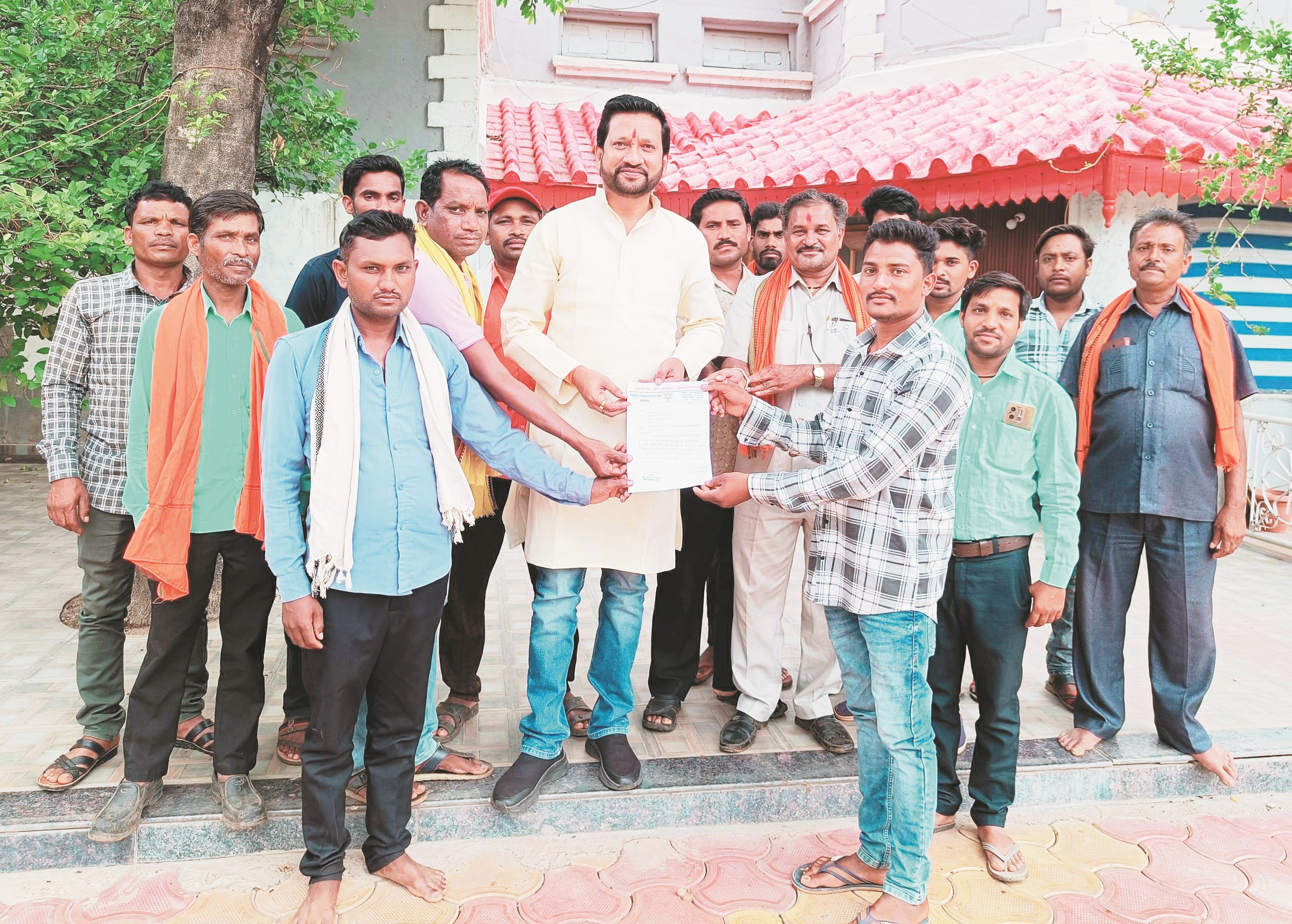 आमाघाट कादा गांव में शीतला मंच निर्माण की घोषणा