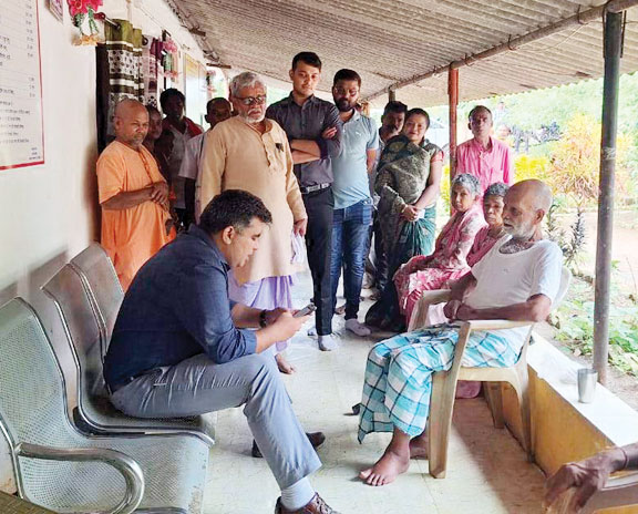 लकवा पीडि़त रोगियों को दें बेहतर इलाज, कलेक्टर ने दिए निर्देश