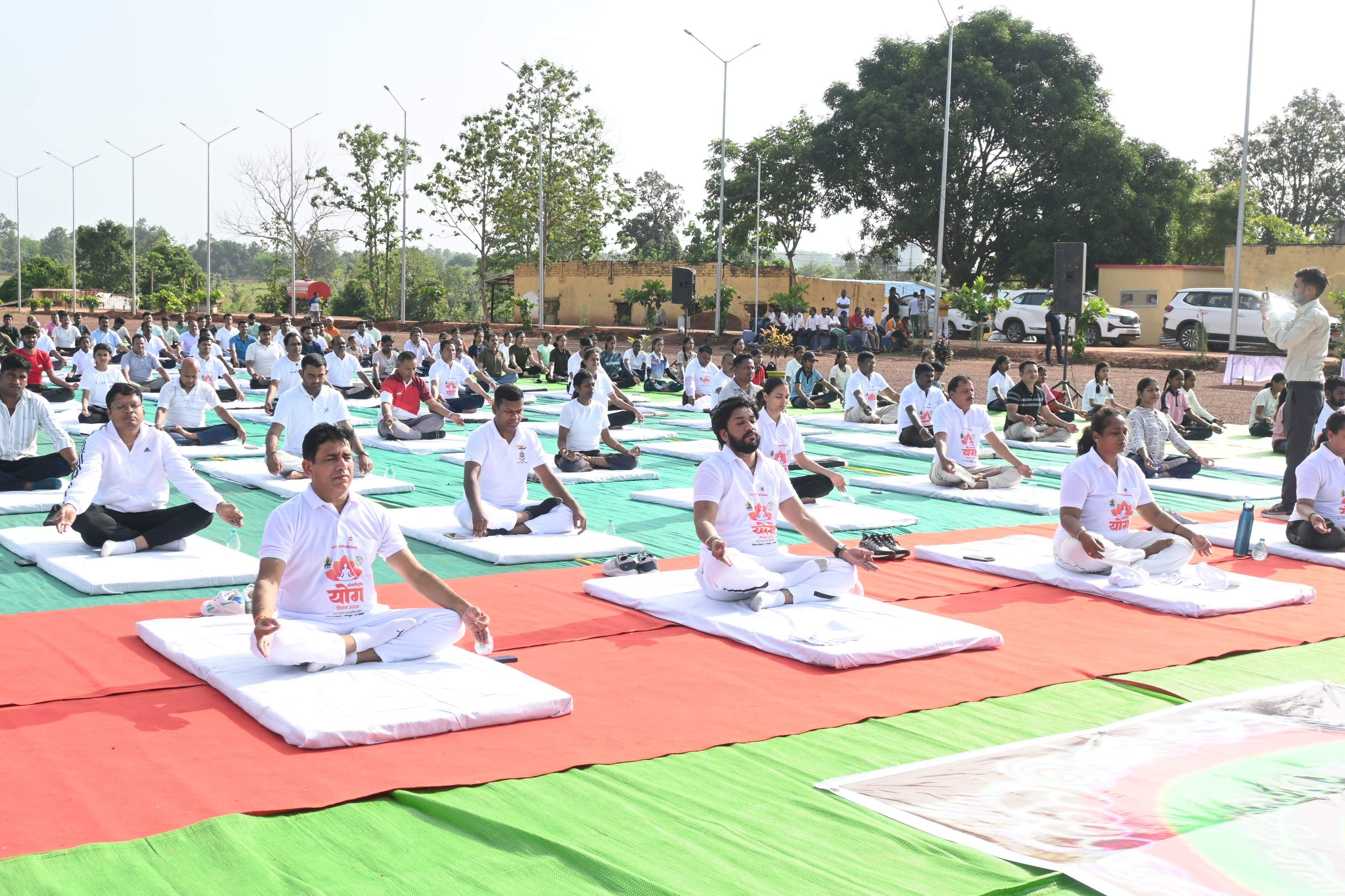 योग को जीवन शैली में शामिल करें- साहेब