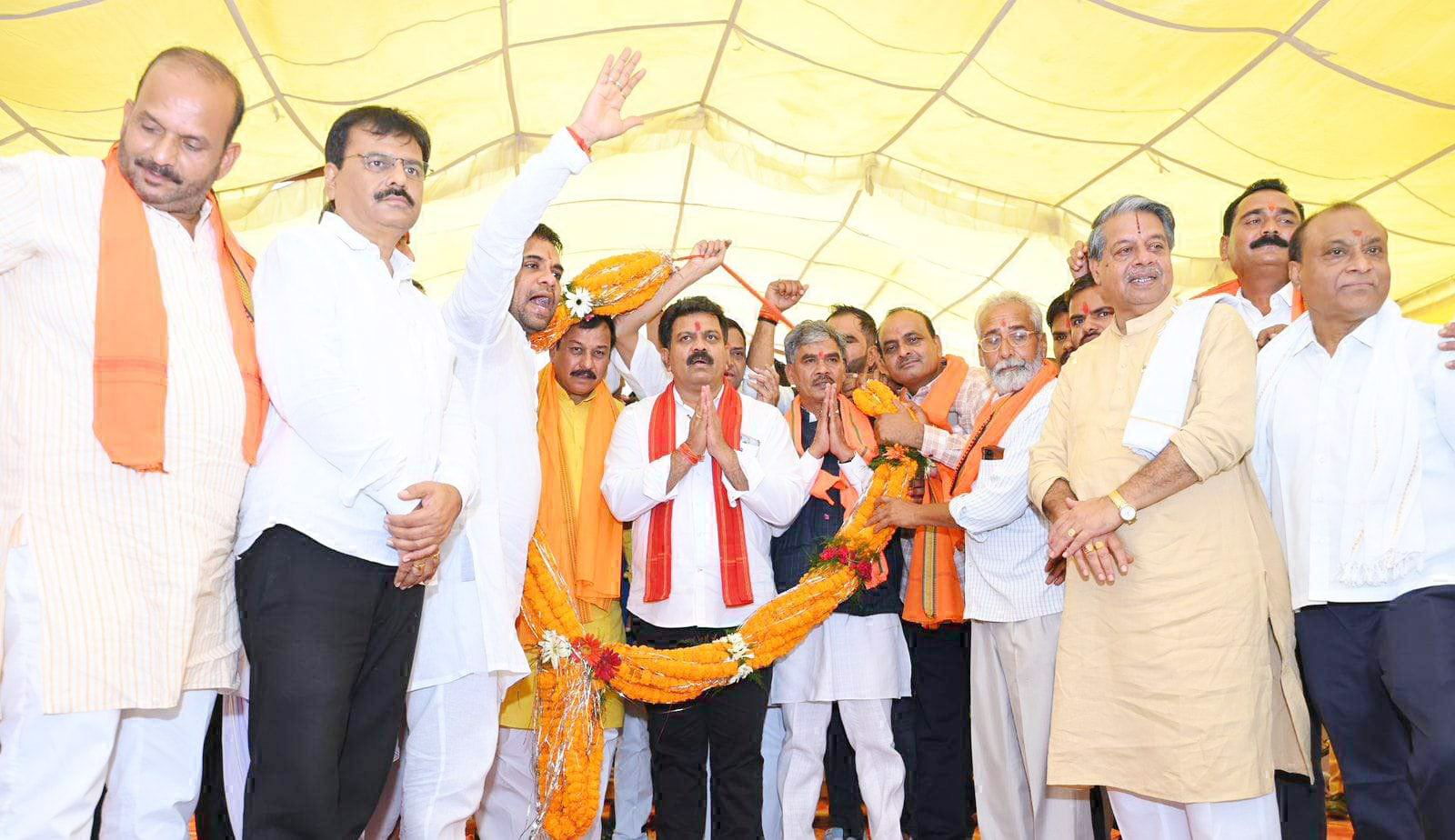 प्राचीन चंडी मंदिर के नवनिर्माण का भूमिपूजन, गांव का विकास करने 15 लाख की घोषणा