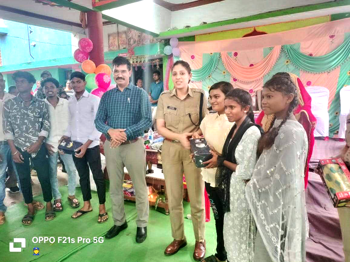 धमनी में समाधान सम्मेलन, एसपी ने ग्रामीणों से किया संवाद