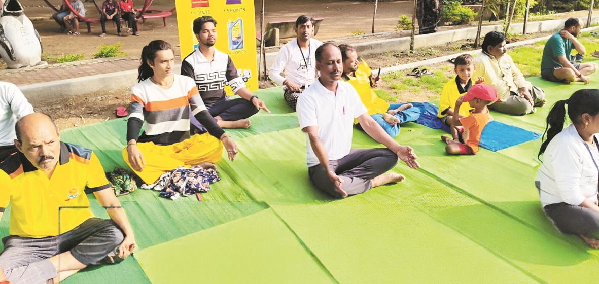 कुमुद वेलफेयर सोसाइटी द्वारा अंतर्राष्ट्रीय योग दिवस मनाया