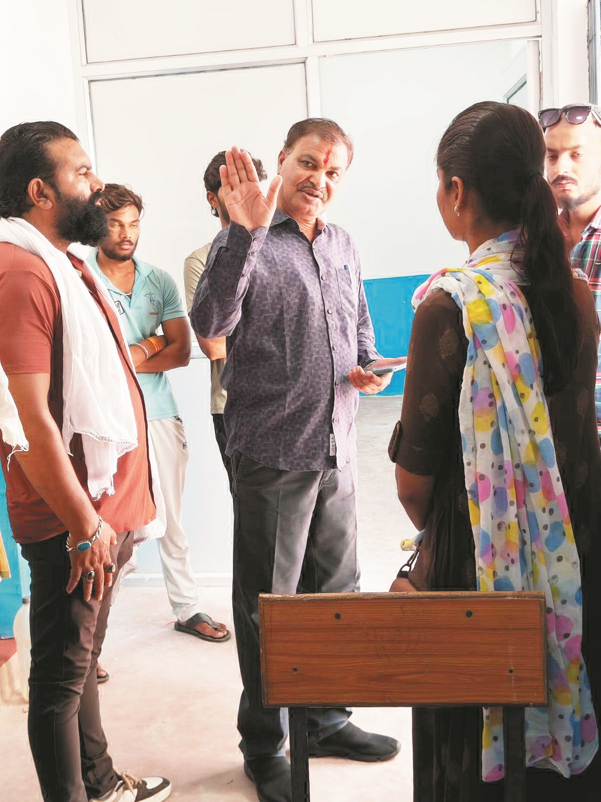 महापौर ने किया मोतीपुर स्कूल मरम्मत कार्य का निरीक्षण