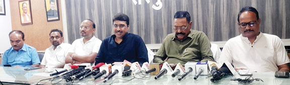 लोकतंत्र की रक्षा के लिए जागरूकता जरूरी-दीपक मस्के लोकतंत्र की रक्षा के लिए जागरूकता जरूरी-दीपक मस्के