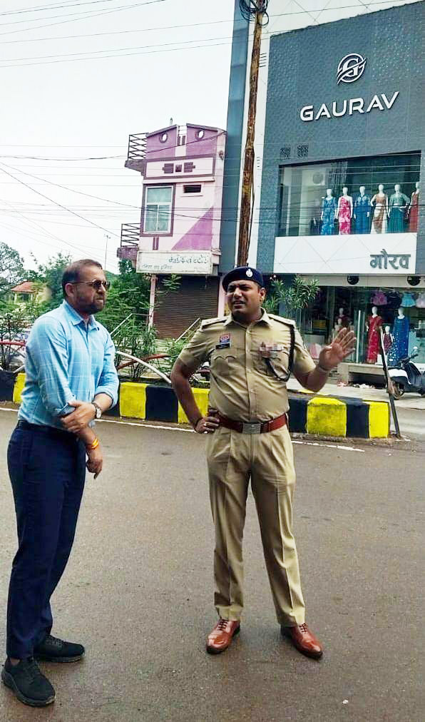 कलेक्टर-एसपी ने सीसीटीवी कैमरों का किया निरीक्षण