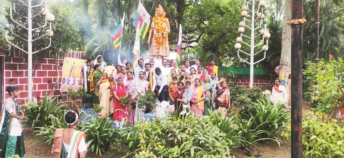 रानी दुर्गावती के बलिदान दिवस पर गोंड़ समाज ने दी श्रद्धांजलि