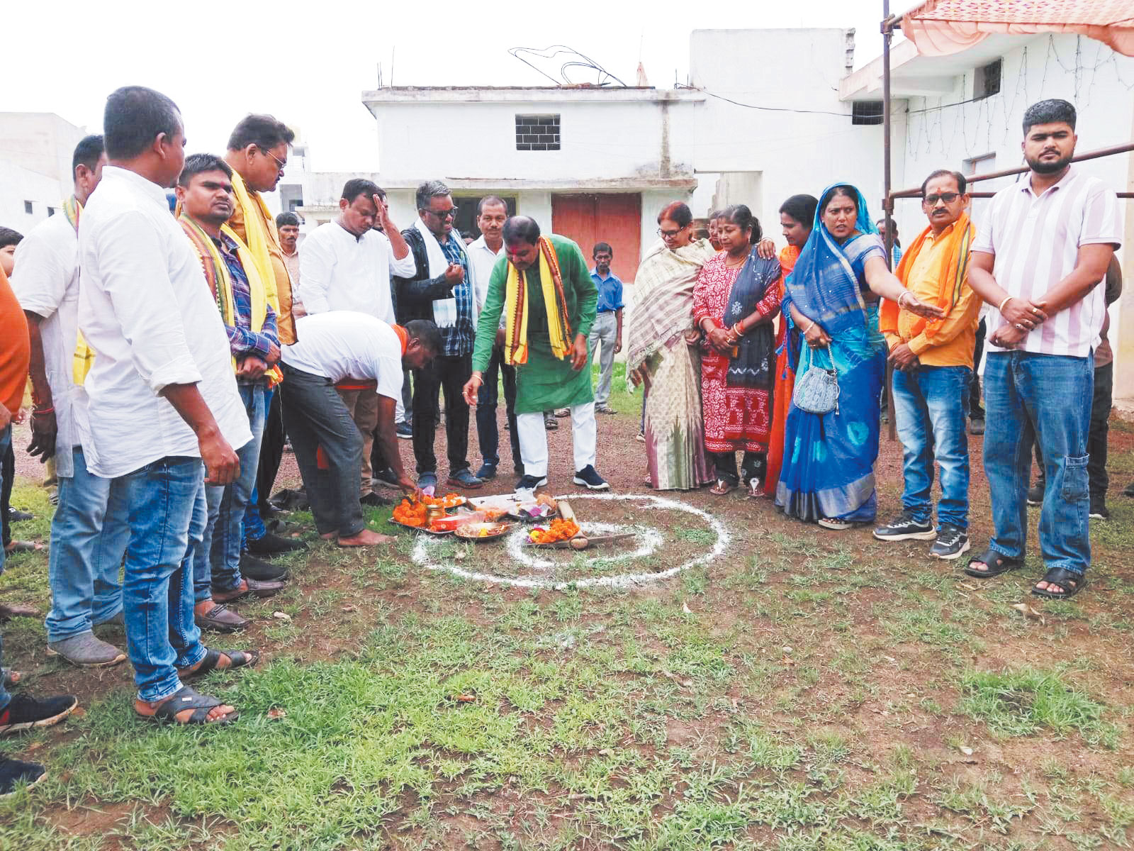 कौरिनभाठा व रेवाडीह में बनेगा सामुदायिक भवन महापौर ने किया भूमिपूजन