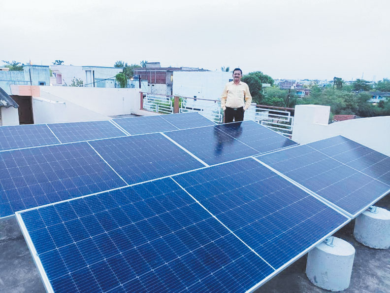 घर में सोलर पैनल लगाकर प्रधानमंत्री सूर्य घर मुफ्त बिजली योजना का लाभ उठावें