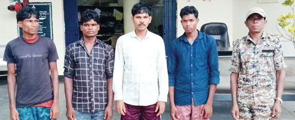 4 ईनामी नक्सली गिरफ्तार