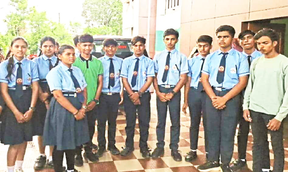 आत्मानंद स्कूलों में 11 वीं-12 वीं के शिक्षकों की कमी, तीन साल से कई पद रिक्त