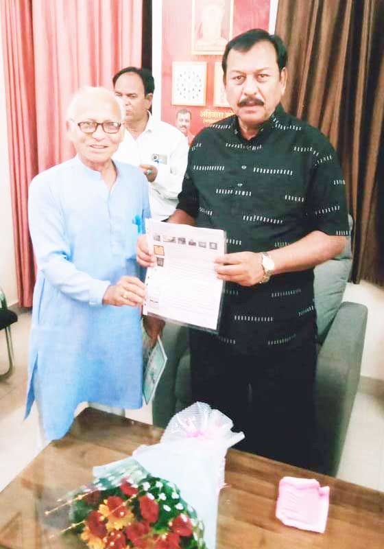 सांसद विजय बघेल को विशाखापत्तनम-हजरत निजामुद्दीन ट्रेन के विस्तार के लिए ज्ञापन