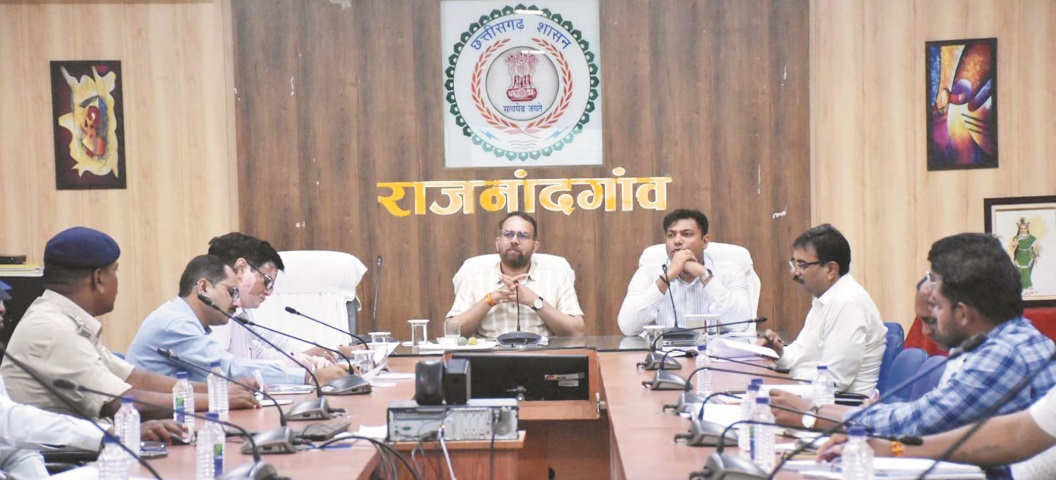 सडक़ों से अतिक्रमण हटाने के कार्य में लाएं तेजी