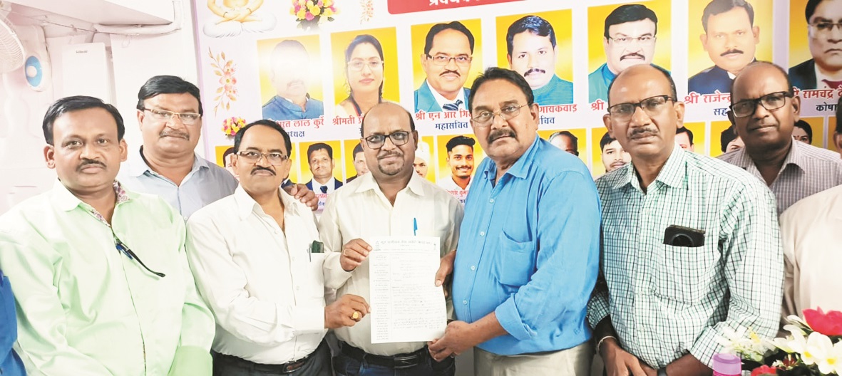 भूमिपूजन के बाद भी जैतखंभ निर्माण नहीं, ज्ञापन