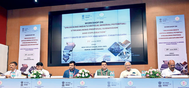  छत्तीसगढ़, विश्व को सामरिक और रणनीतिक  खनिजों की आपूर्ति कर सकता है