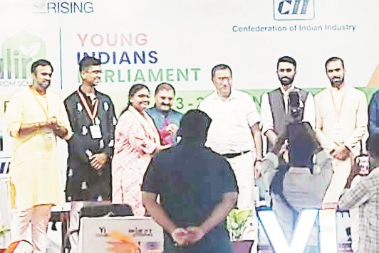 यंग इंडियन पार्लियामेंट में केएच मेमोरियल स्कूल के विद्यार्थियों ने मारी बाजी