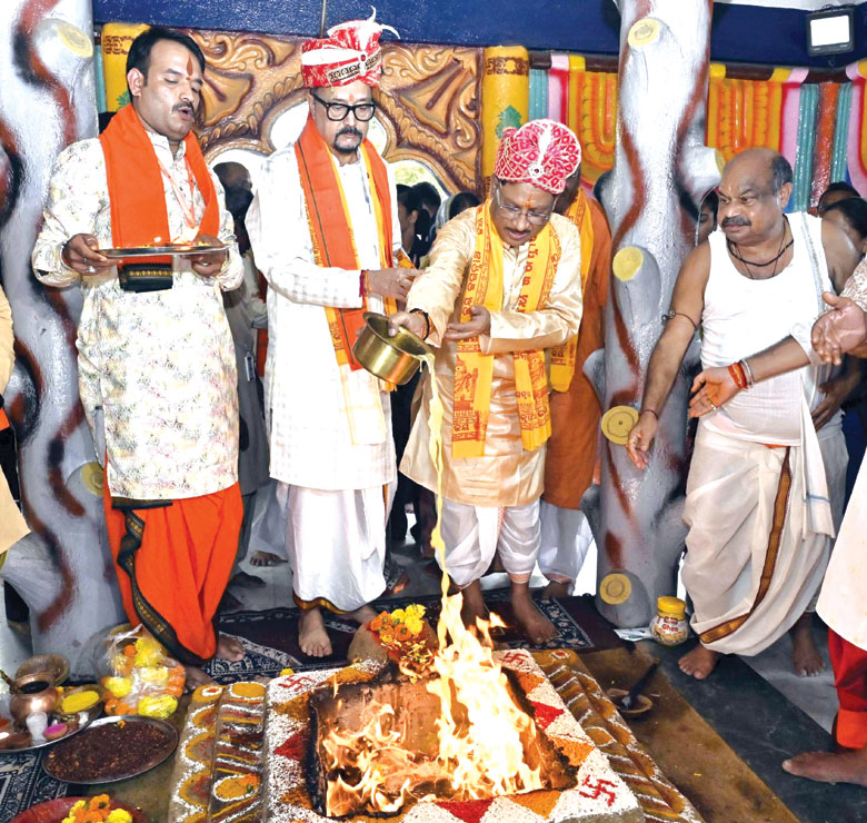 छेरापहरा की रस्म अदा कर मांगा आशीर्वाद