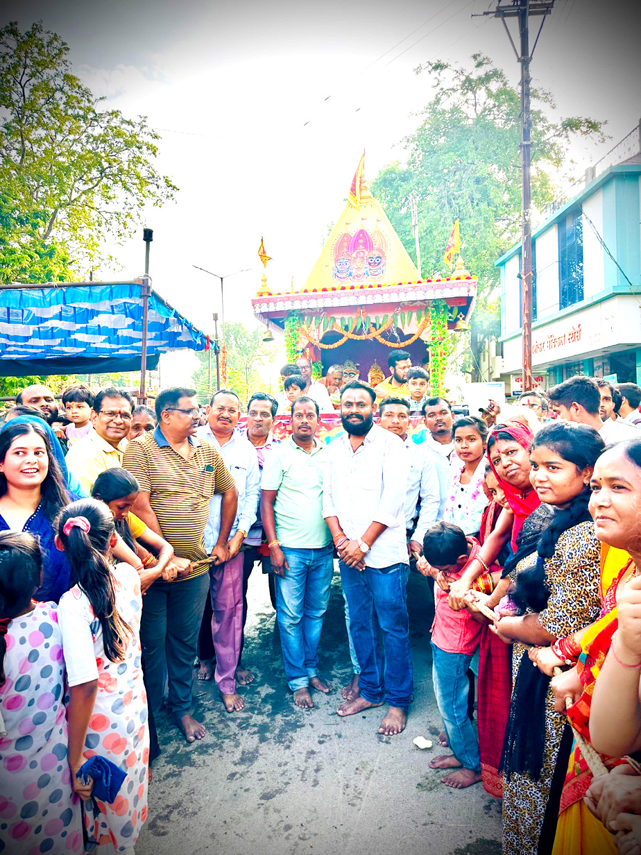 हर्षोंल्लास से निकली जगन्नाथ की रथयात्राहर्षोंल्लास से निकली जगन्नाथ की रथयात्रा