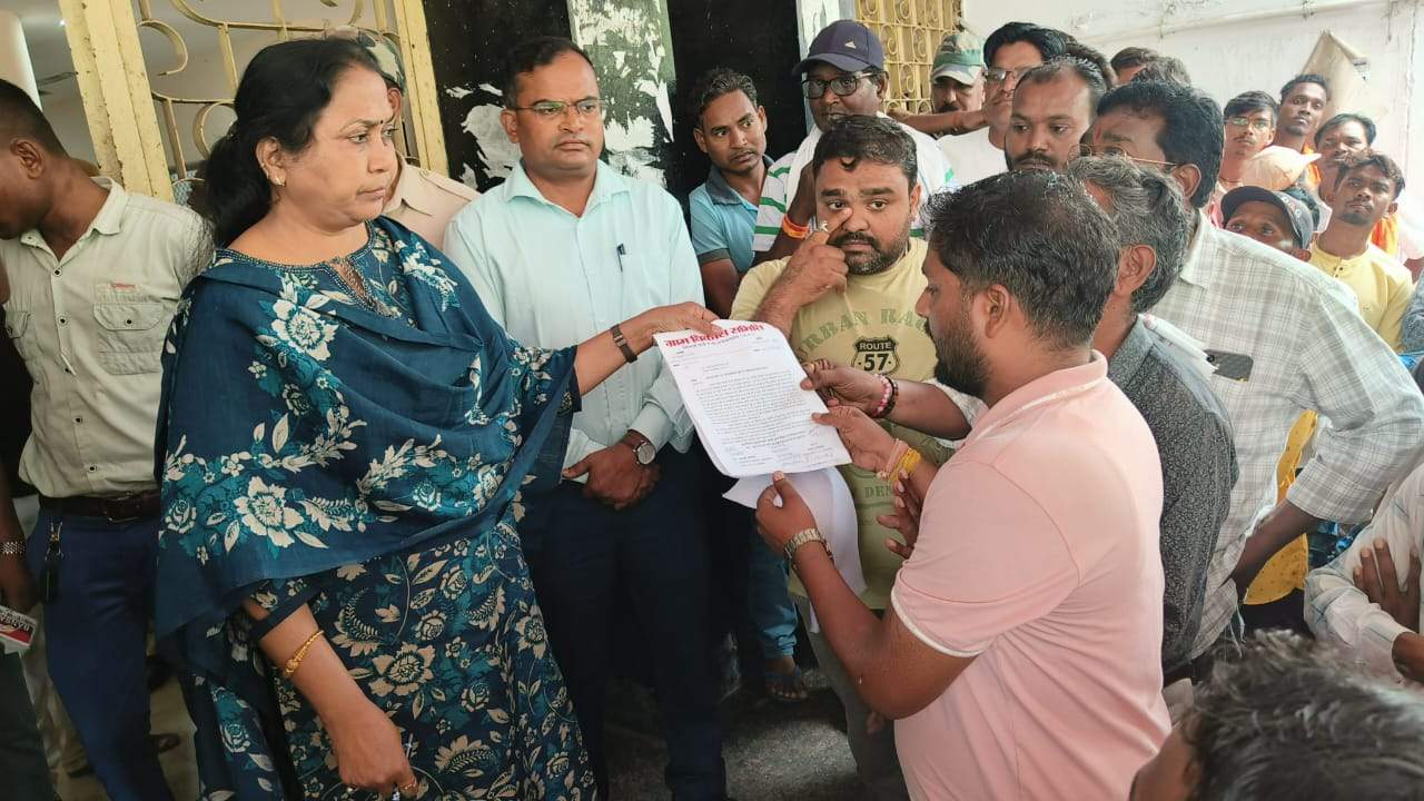 सरकारी भूमि पर अतिक्रमण हटाने की मांग