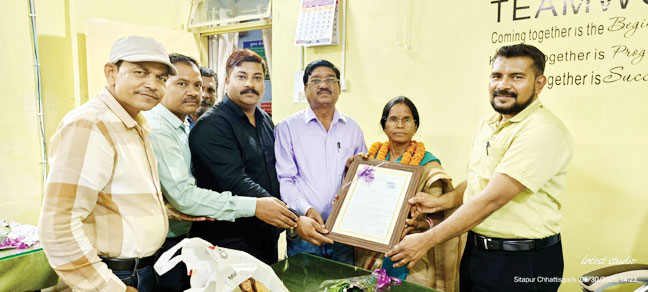 सेवानिवृत्ति पर राझो टोप्पो को दी विदाई
