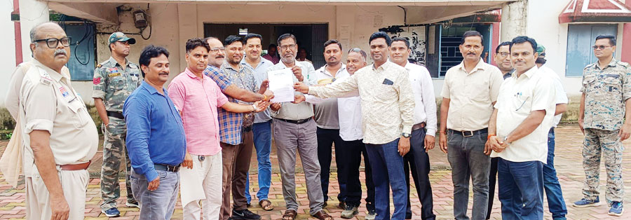 शिक्षक साझा मंच ने सीएम के नाम सौंपा ज्ञापन