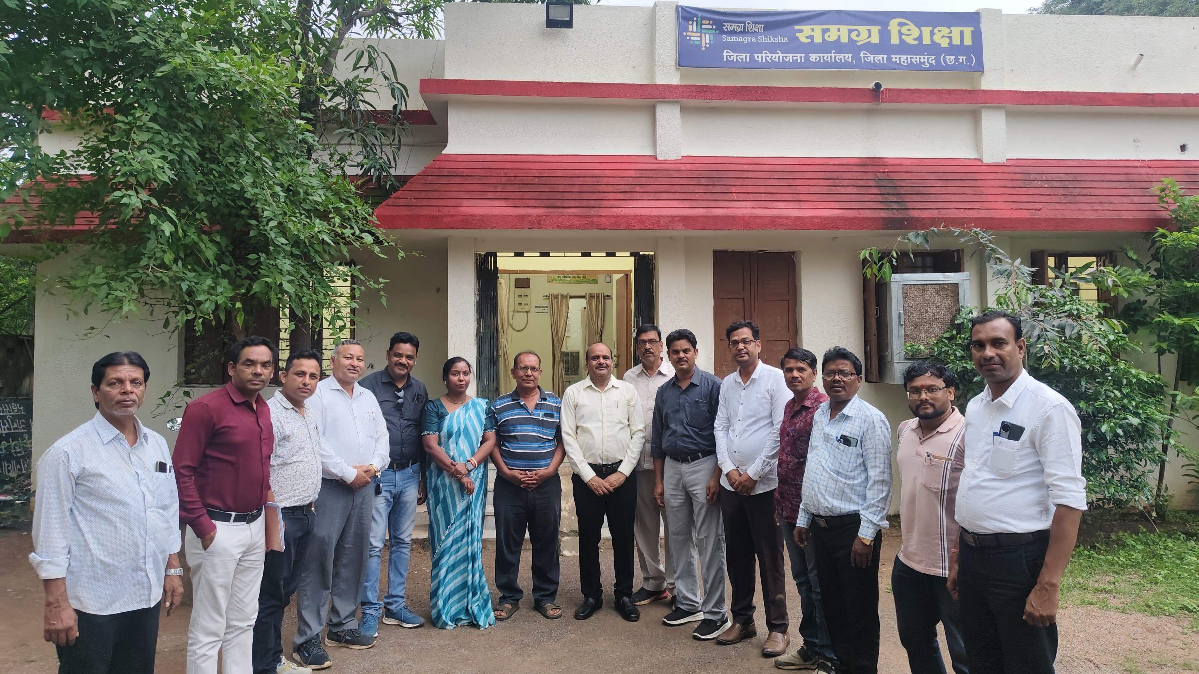 बसना बीईओ-बीआरसी पर  संकुल समन्वयकों ने लगाए  कई आरोप, हटाने की मांग