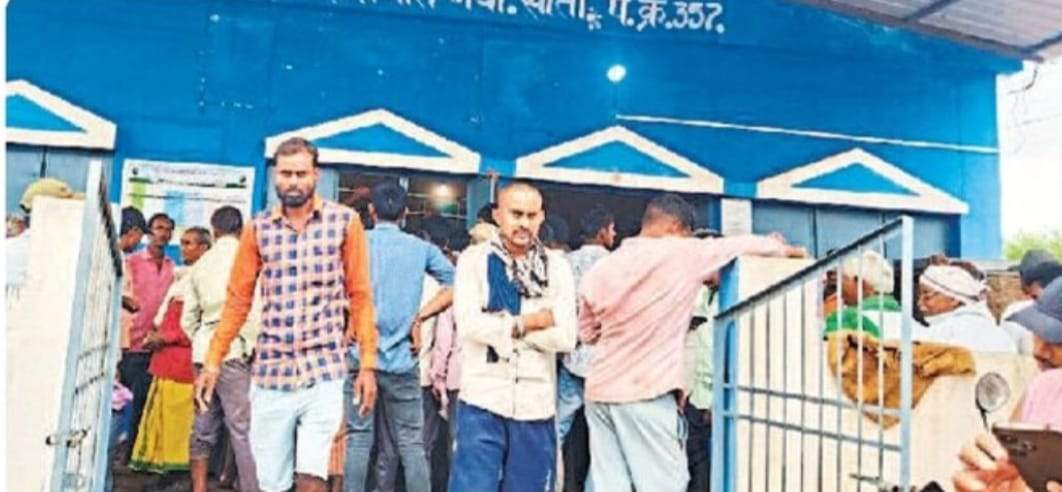 डीएपी खाद की कमी से किसान हो रहे परेशान
