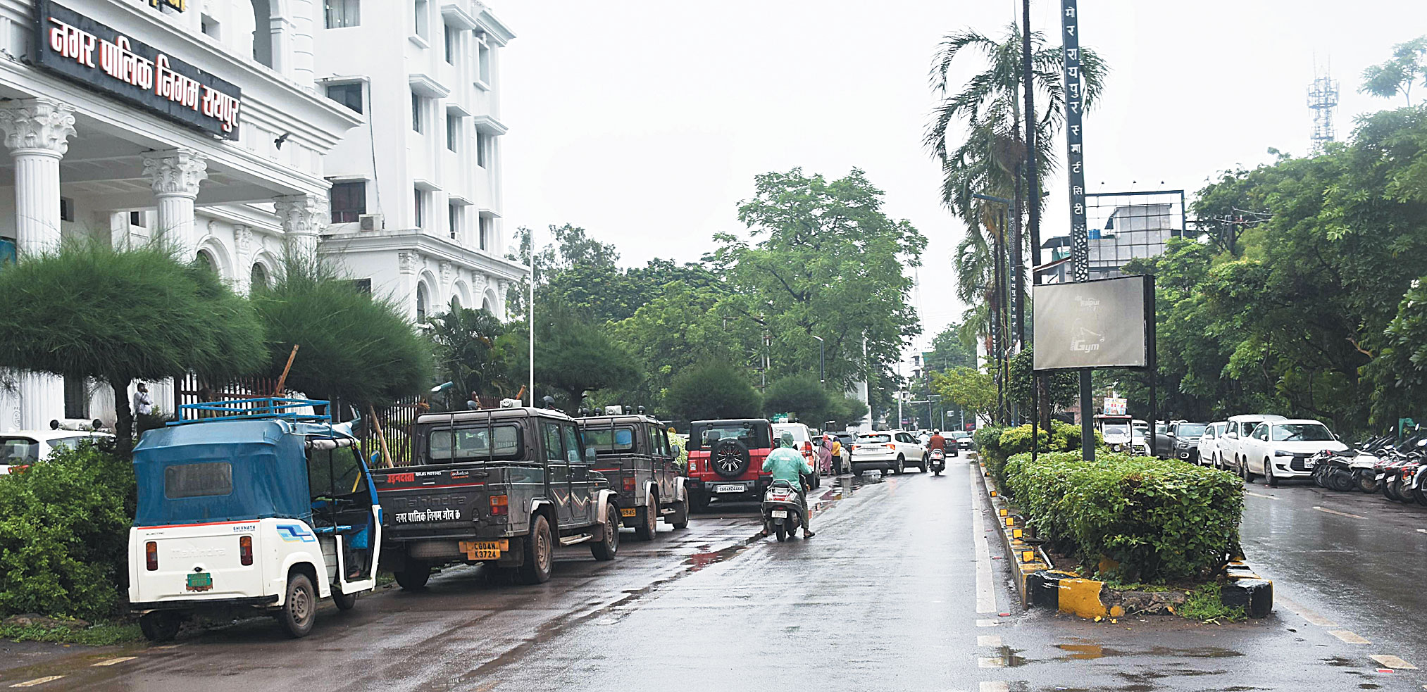 ट्रैफिक सुधार अभियान मुख्यालय के सामने फीकी...