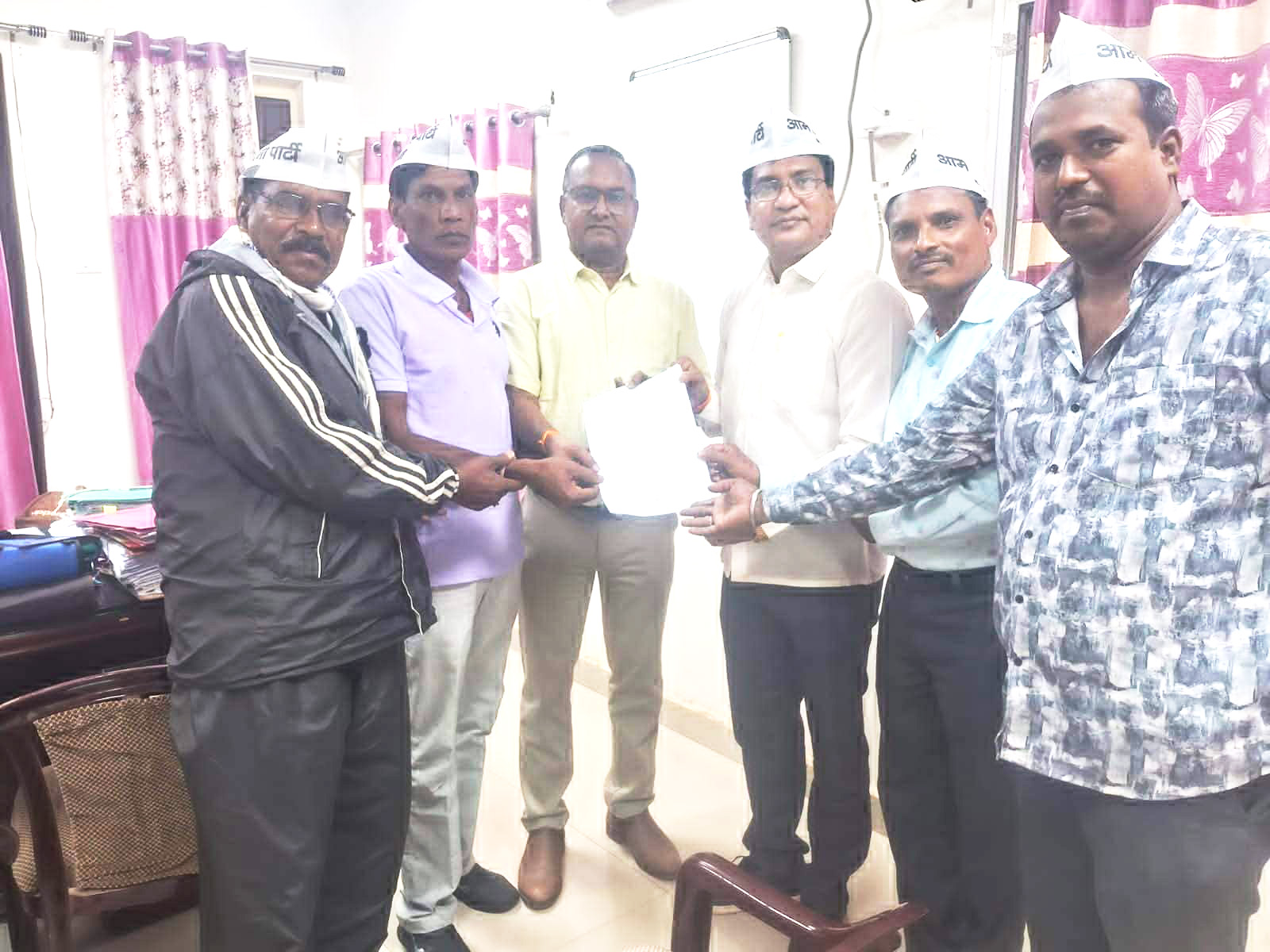 बिजली बिल बढ़ोतरी और अघोषित बिजली कटौती, आप ने जताया विरोध बिजली बिल बढ़ोतरी और अघोषित बिजली कटौती, आप ने जताया विरोध