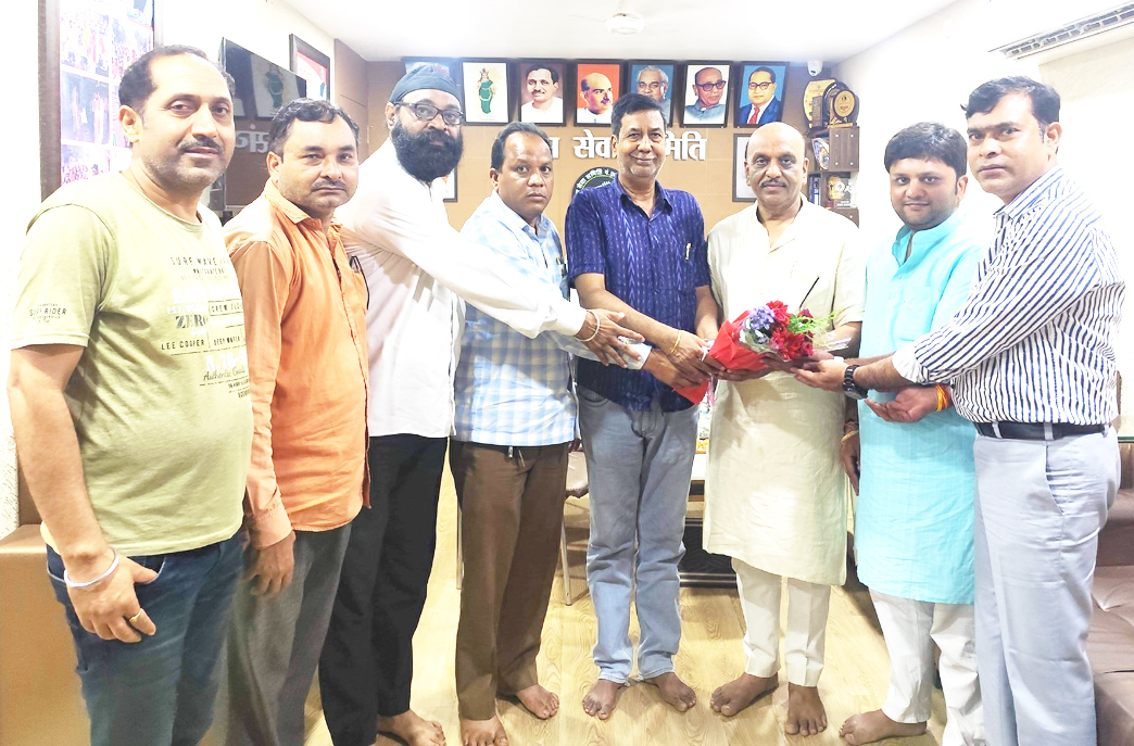 लिखित सहमति के बाद शिक्षकों की रायपुर पदयात्रा स्थगित लिखित सहमति के बाद शिक्षकों की रायपुर पदयात्रा स्थगित