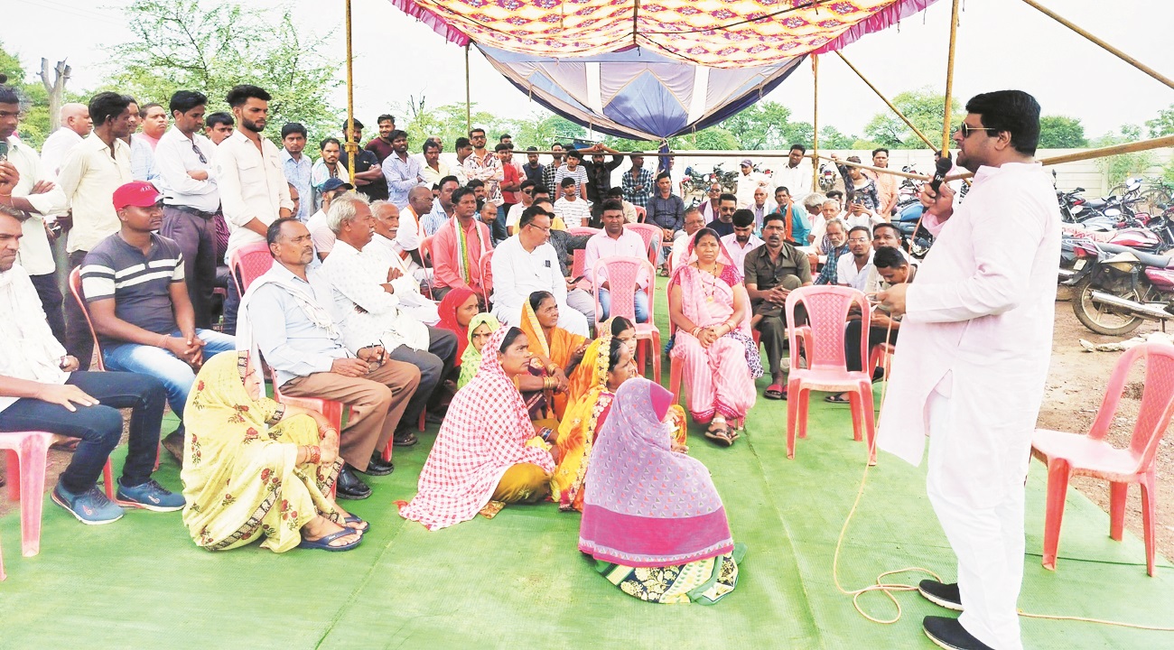 अवैध पाईप लाइन बिछाने का किया विरोध अवैध पाईप लाइन बिछाने का किया विरोध
