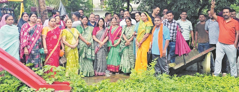 पौधरोपण कर महापौर ने दिया पर्यावरण संरक्षण का संदेश पौधरोपण कर महापौर ने दिया पर्यावरण संरक्षण का संदेश