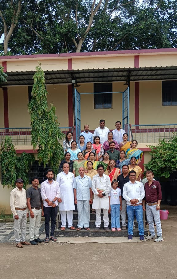 सेवानिवृति पर शिक्षकों का विदाई समारोह