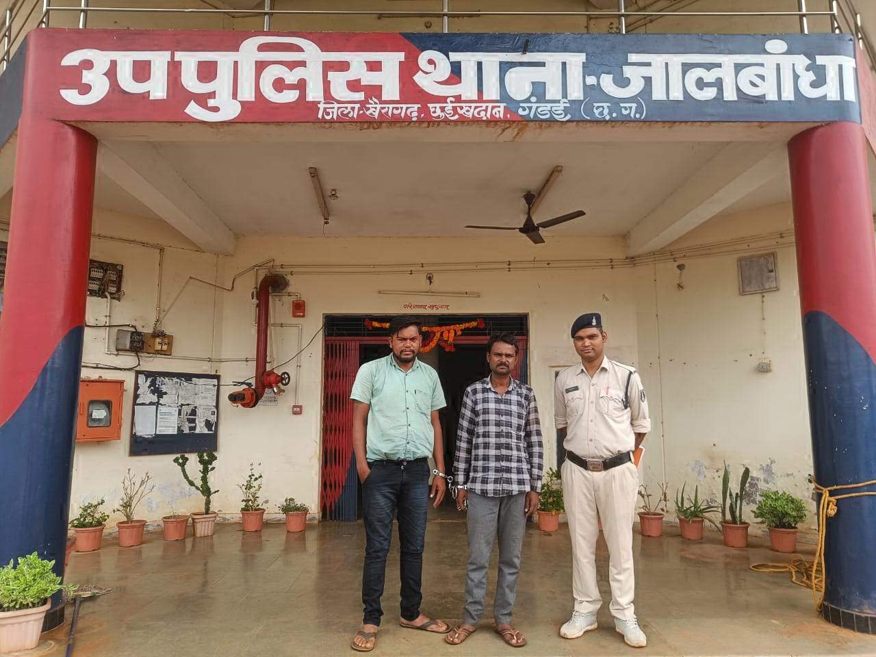 शराब परिवहन करते दो आरोपी गिरफ्तार शराब परिवहन करते दो आरोपी गिरफ्तार