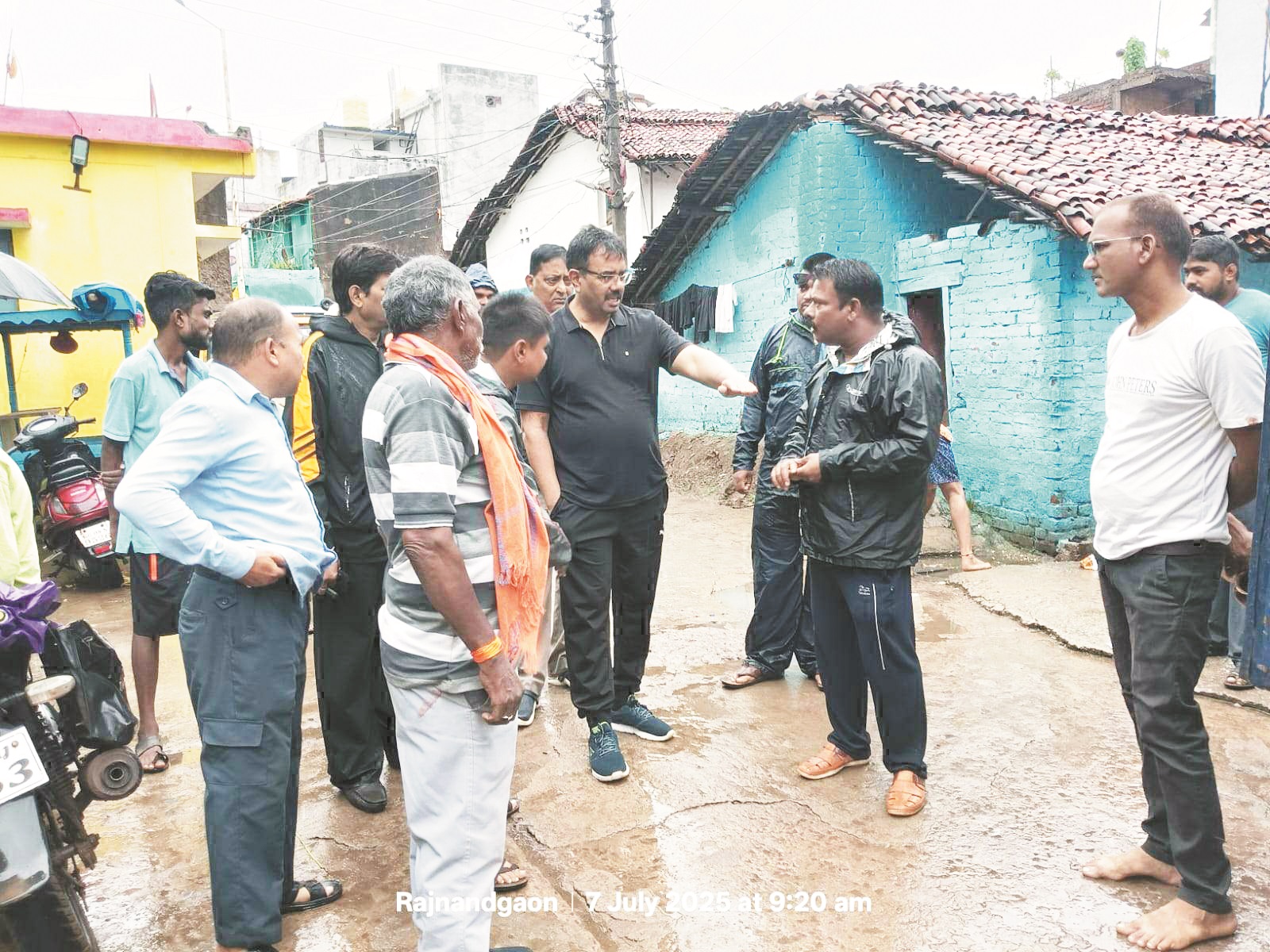 आयुक्त ने पानी भरान क्षेत्रों का लिया जायजा आयुक्त ने पानी भरान क्षेत्रों का लिया जायजा