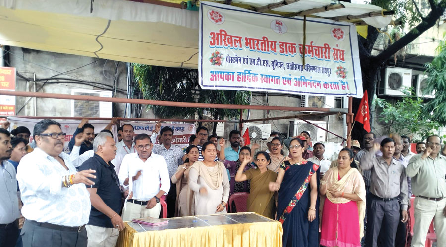 सरकारी घाटा क्यों, हमारे प्रधानमंत्री कितने बार भेष बदलते हैं यह बताने की जरूरत नहीं सरकारी घाटा क्यों, हमारे प्रधानमंत्री कितने बार भेष बदलते हैं यह बताने की जरूरत नहीं