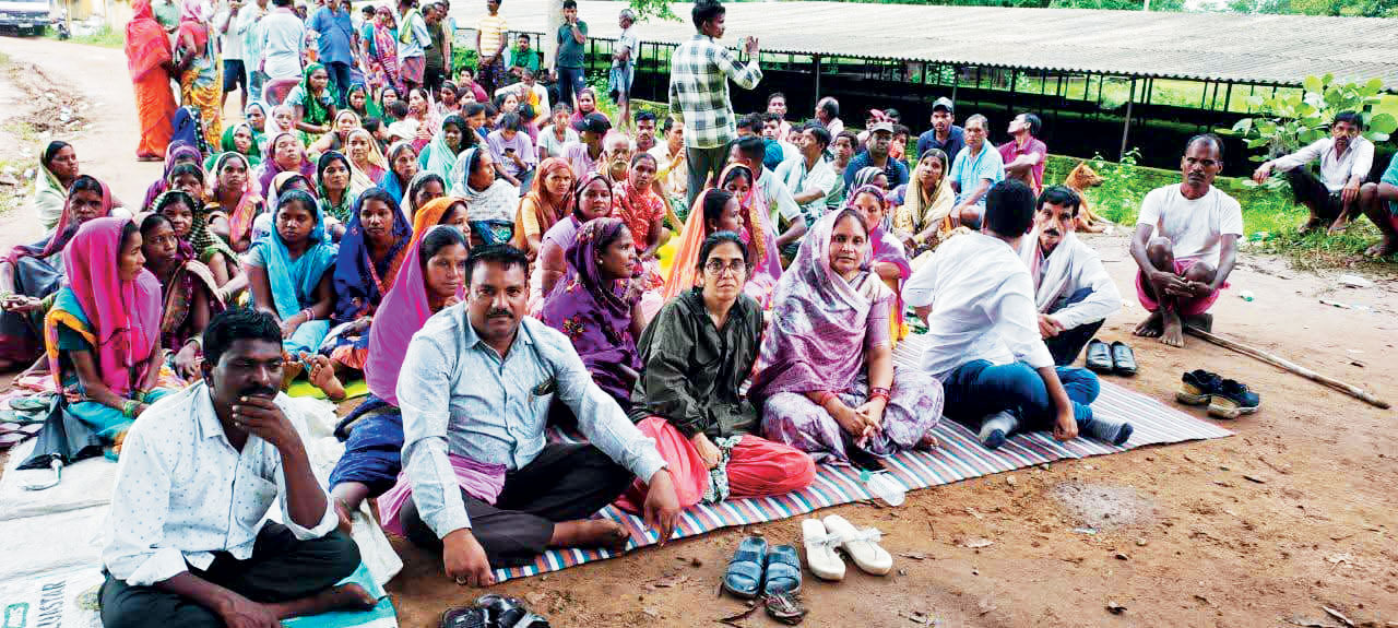 जंगल कटाई के विरोध में कांग्रेस की बैठक, राष्ट्रीय सचिव जरिता मुड़ागांव पहुंचीं जंगल कटाई के विरोध में कांग्रेस की बैठक, राष्ट्रीय सचिव जरिता मुड़ागांव पहुंचीं