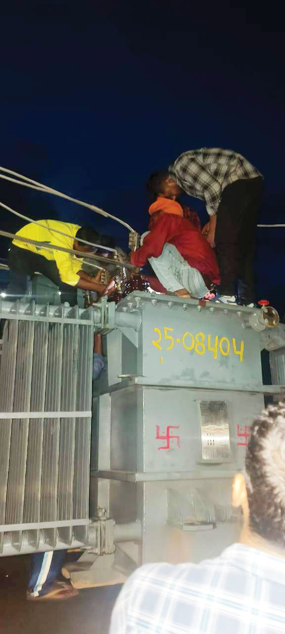कुन्नी सब स्टेशन में लगा बड़ा ट्रांसफार्मर कुन्नी सब स्टेशन में लगा बड़ा ट्रांसफार्मर