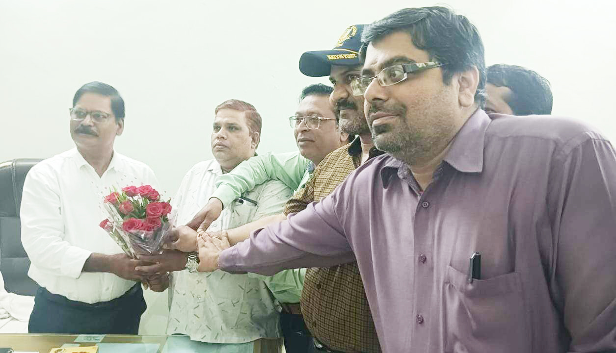 शिक्षक कांग्रेस ने किया जिला शिक्षा अधिकारी का स्वागत शिक्षक कांग्रेस ने किया जिला शिक्षा अधिकारी का स्वागत