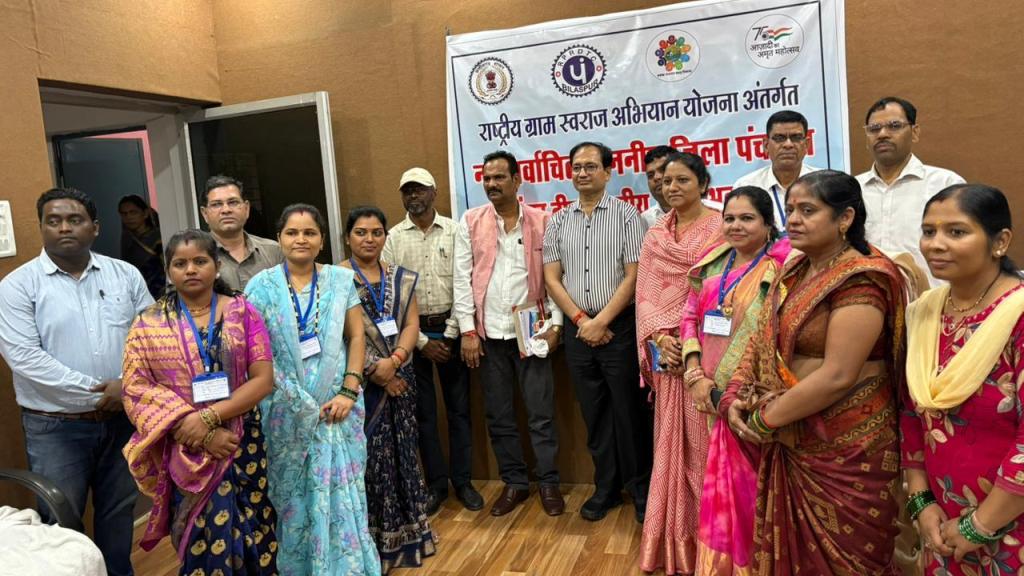 कलेक्टर ने जिला पंचायत सदस्यों के साथ की चाय पर चर्चा कलेक्टर ने जिला पंचायत सदस्यों के साथ की चाय पर चर्चा