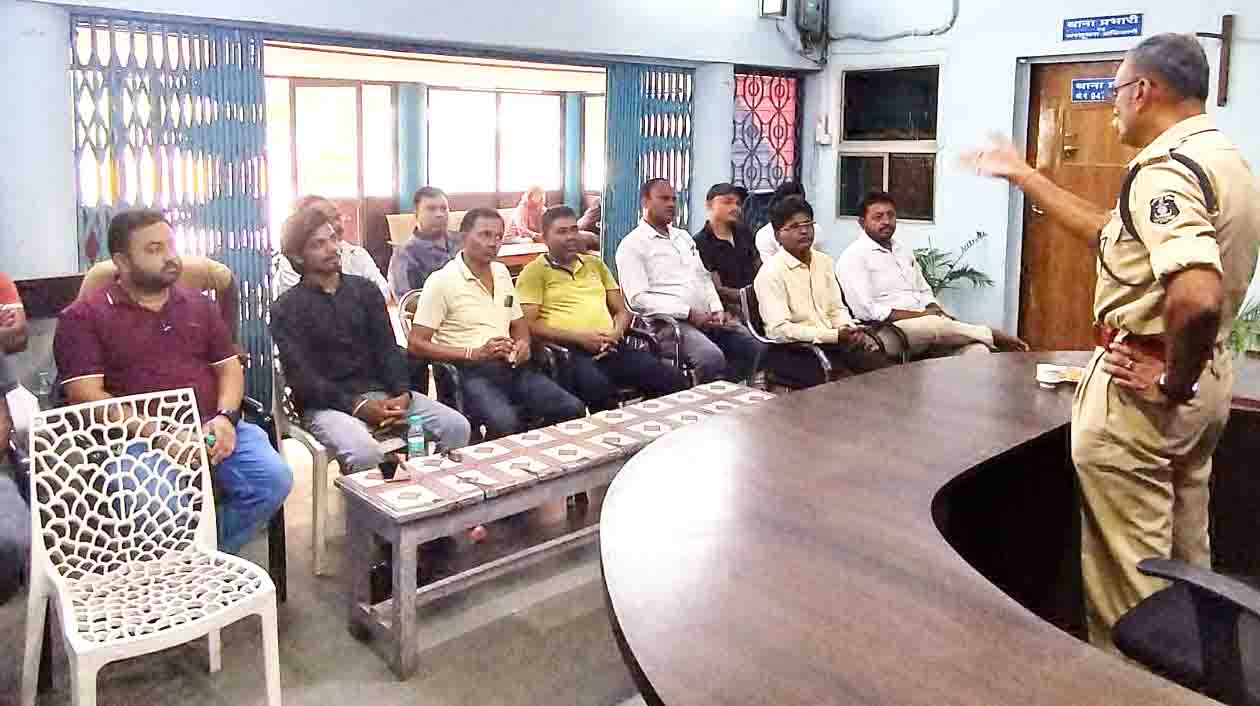 डीएसपी ने ली व्यापारियों की बैठक 