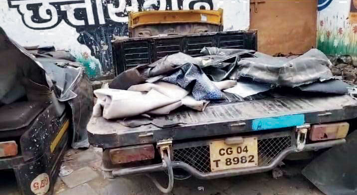 आटो चोरी कर काटकर बेचने वाले कबाड़ी गिरफ्तार