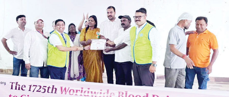 250 लोगों ने किया रक्तदान